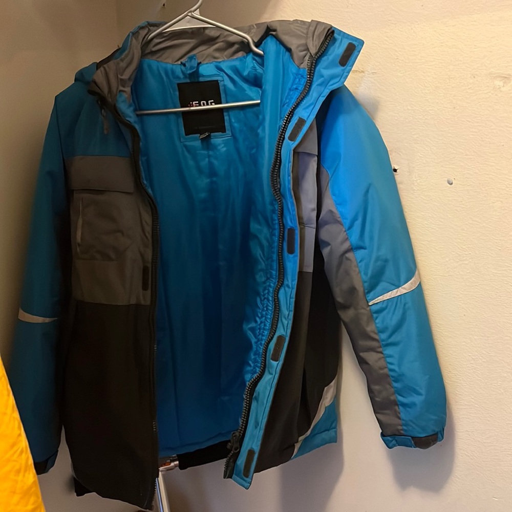 London FOG, kids size 14-16 L